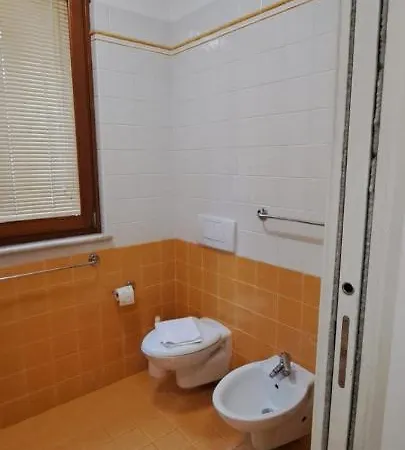 Tony In Apartamento